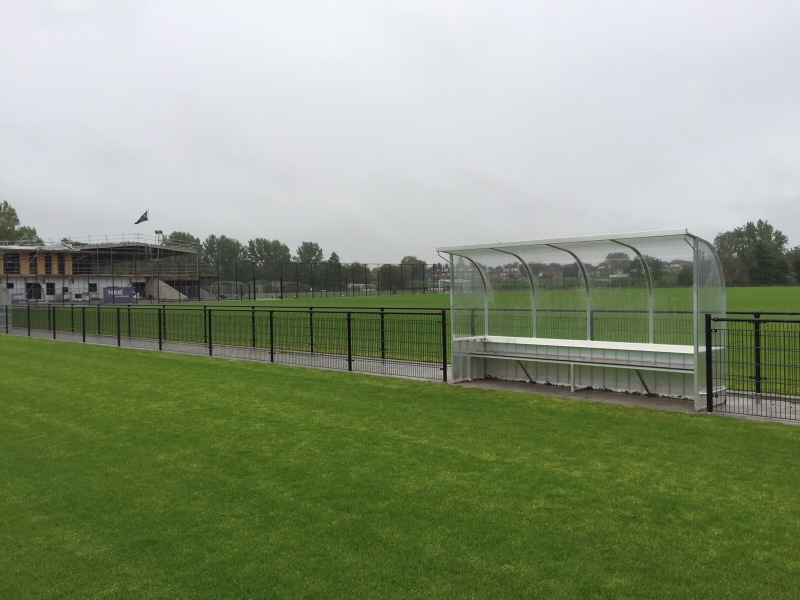 Dug-out met aluminium onderzijde