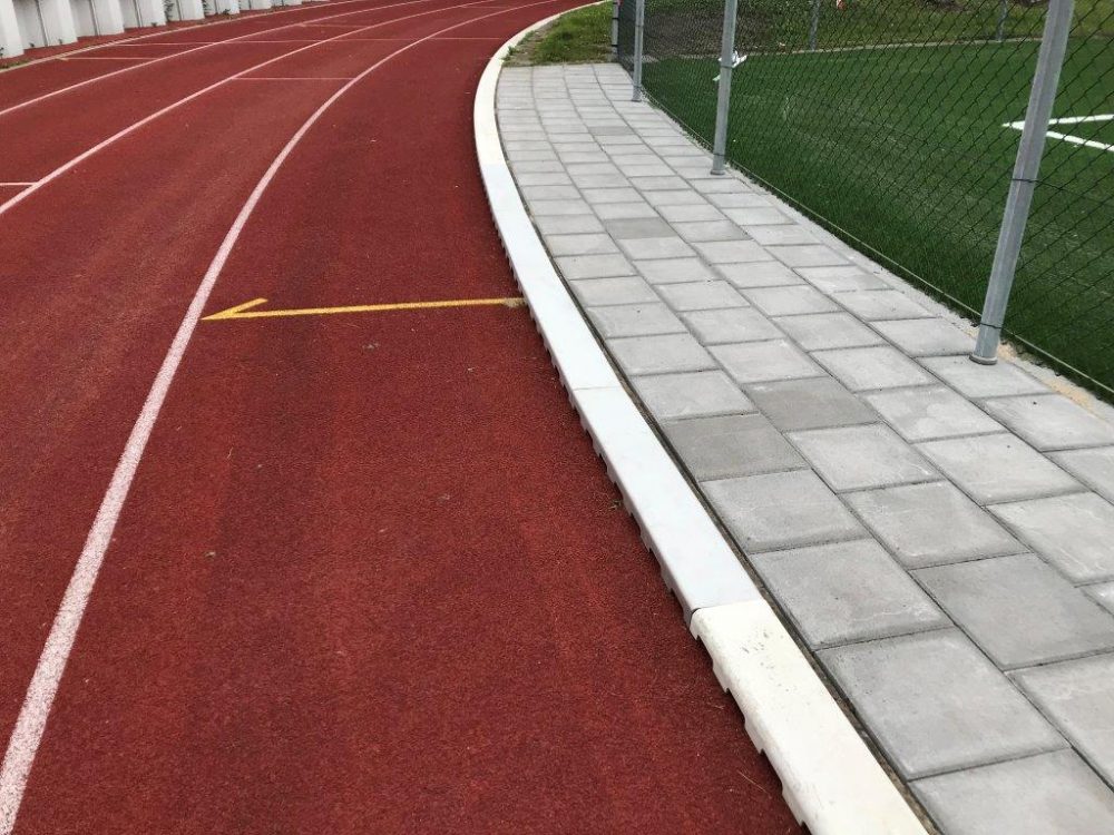 Stalen afdekking voor ACO sportgoot