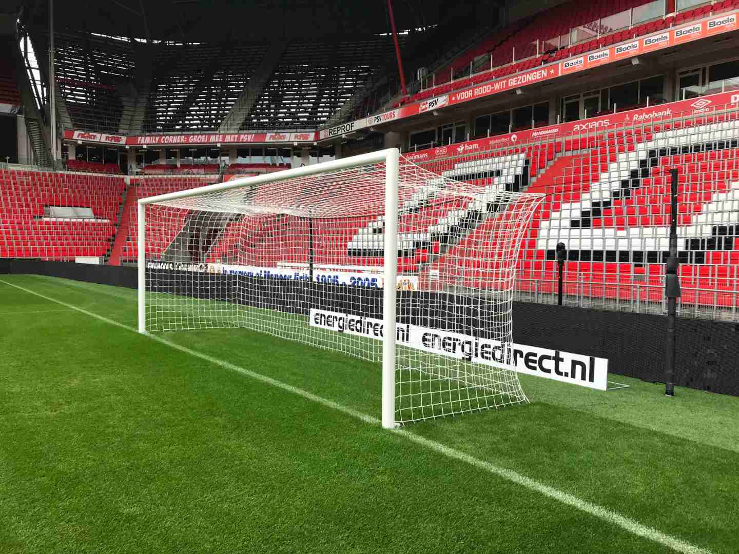 voetbaldoel met verzonken grondraam