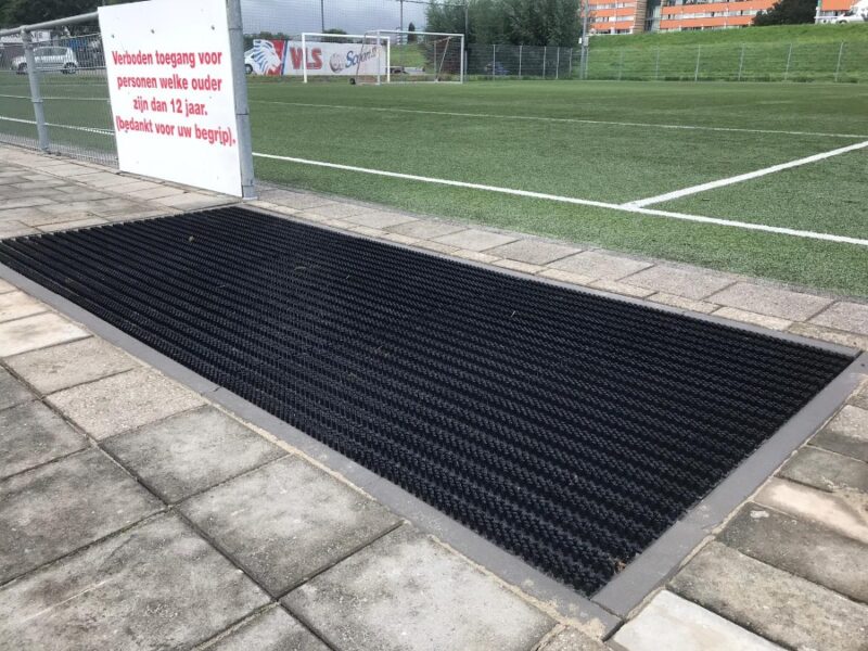 borstelmat sportveld