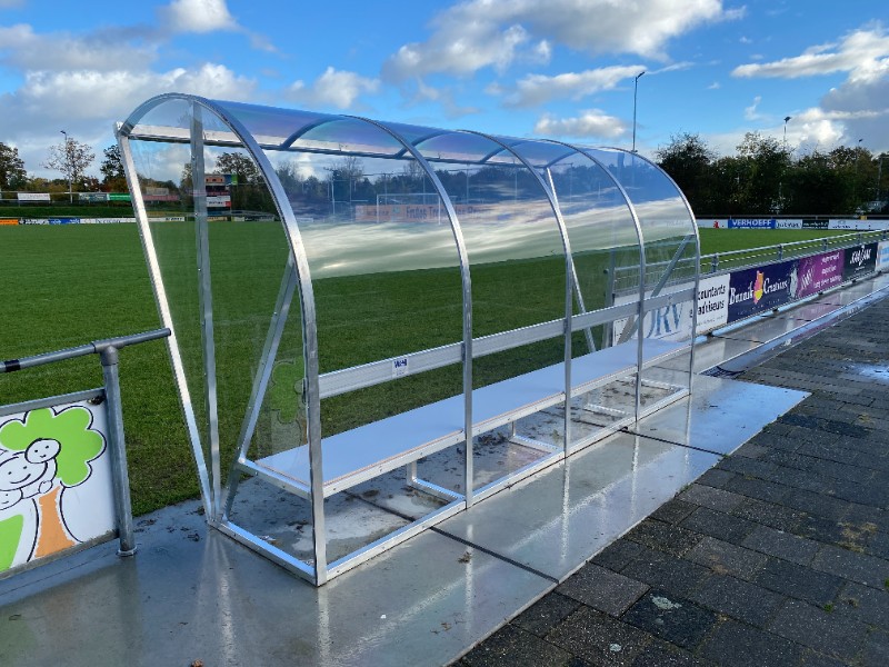 Dug outs voetbal 150 cm diep